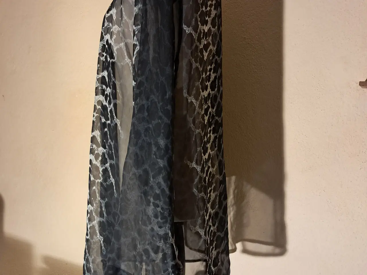 Billede 2 - Alma Mater str. M skjorte