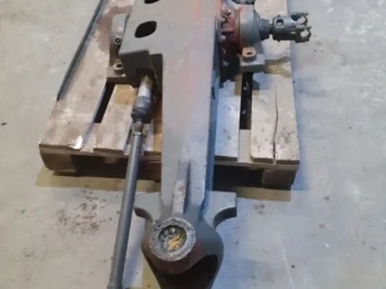 Billede 2 - New Holland LB115B Foraksel 85821298