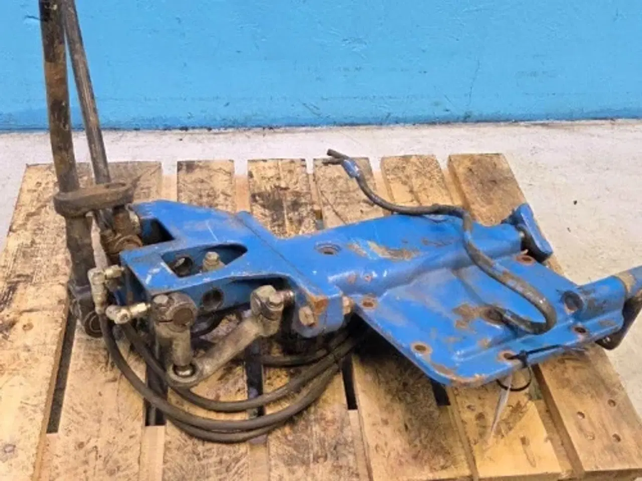Billede 17 - Ford 8210 Dæksel E4NN7488AA