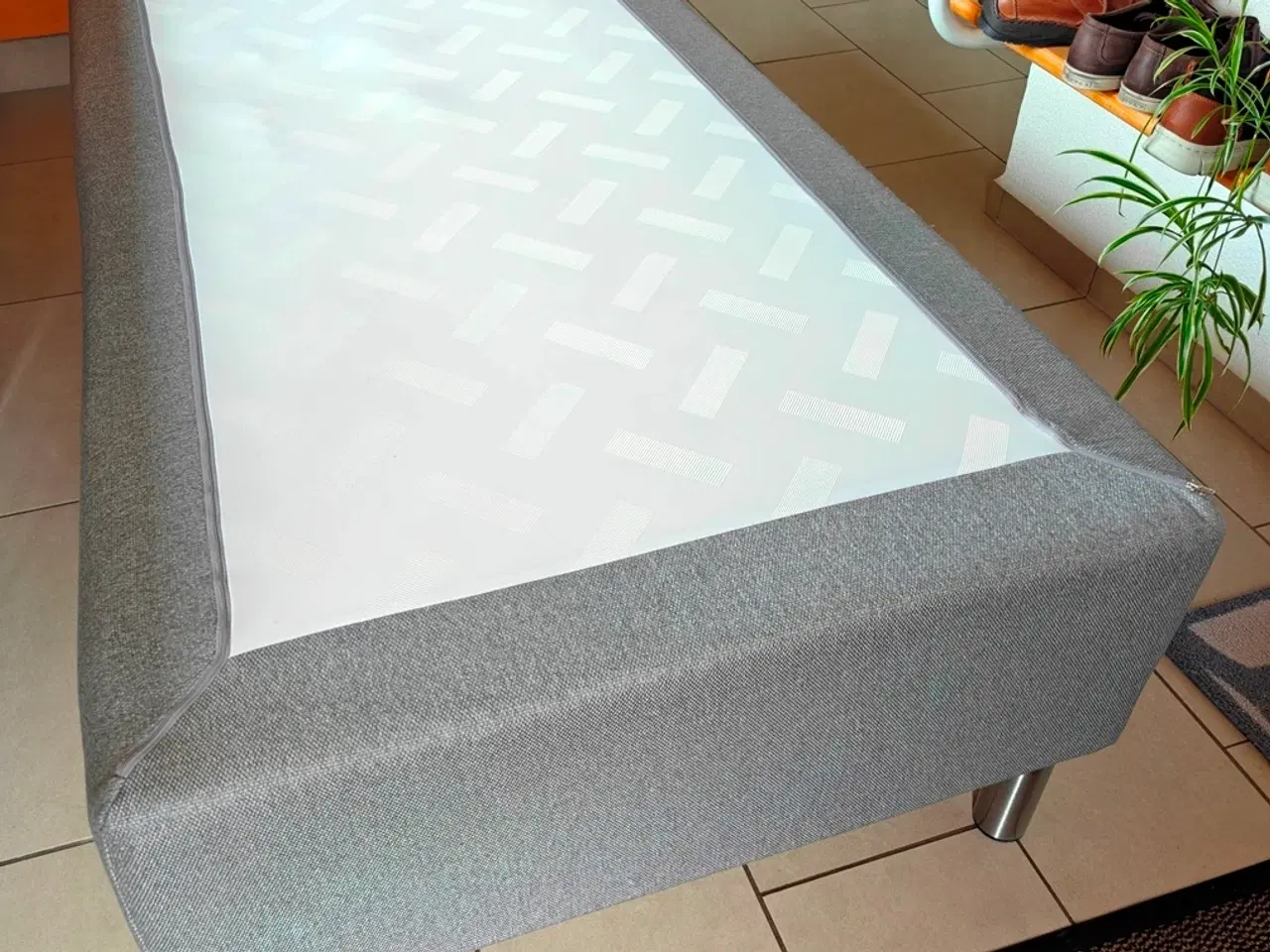 Billede 1 - Boxmadras 90x200 som ny