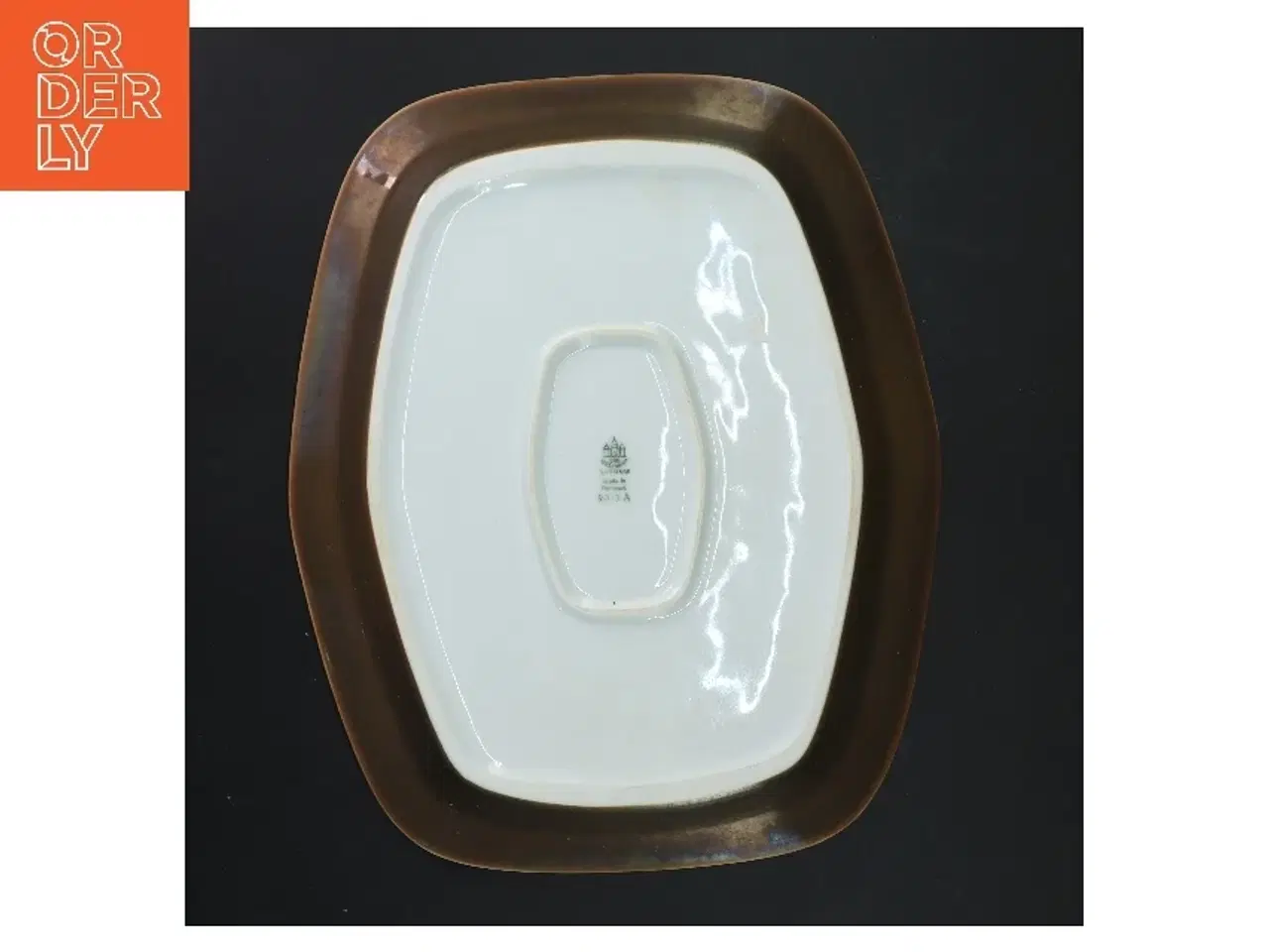 Billede 3 - Flot fad med brun kant fra B&G (str. 28x23 cm)