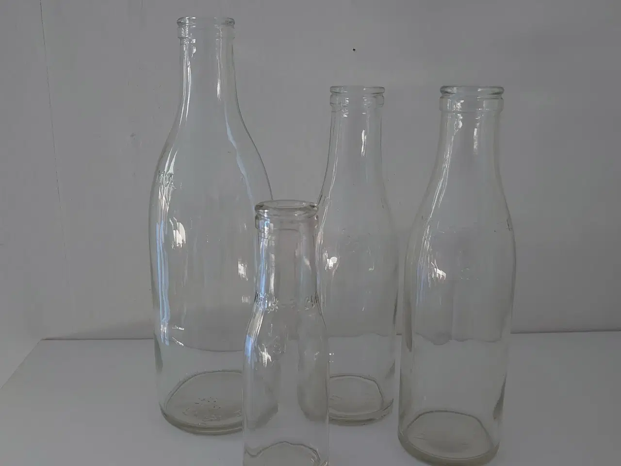 Billede 1 - 4 mælkeflasker 1L, 2x1/2L, 1/5L, klare uden skår.
