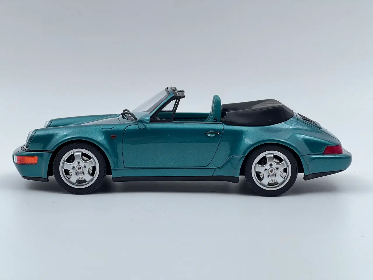 Billede 2 - 1992 Porsche 911 (964) Convertible turbo look 1:18