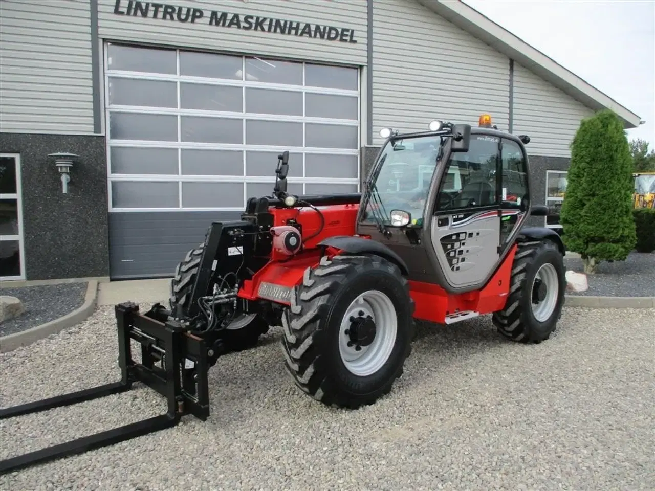 Billede 6 - Manitou MT932 Comfort Dansk maskine, med hydrauliske pallegafler.