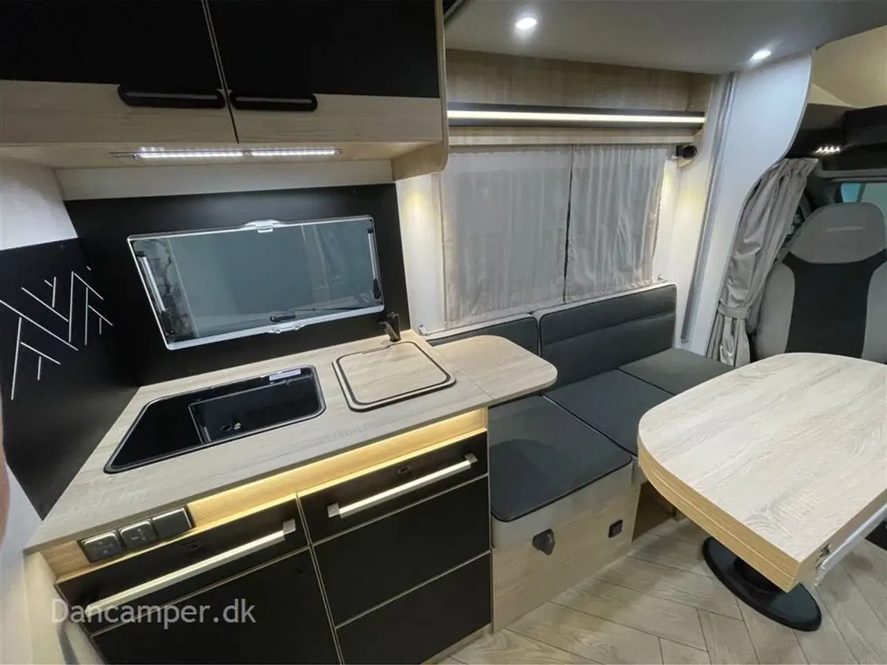 Billede 18 - 2026 - Chausson 650 Chausson 650 Titanium Line, Når stor rummelighed skal findes på den lille plads, 165HK med 8-trin aut.gear