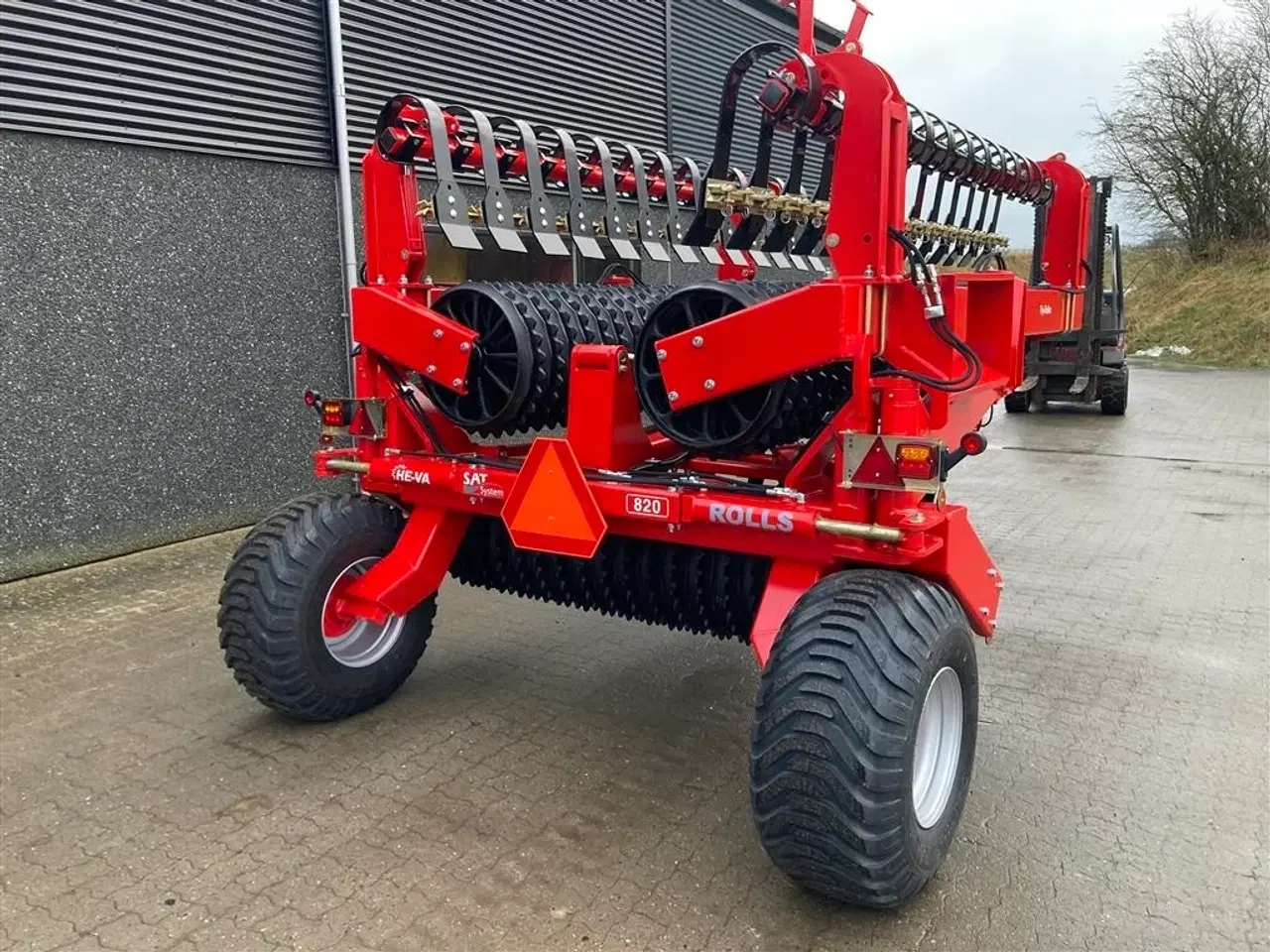 Billede 5 - HE-VA HE-VA TIP ROLLER 8.20 m. Spring-Active-Transfer System - som er en fjederaktiveret vægtoverføring.