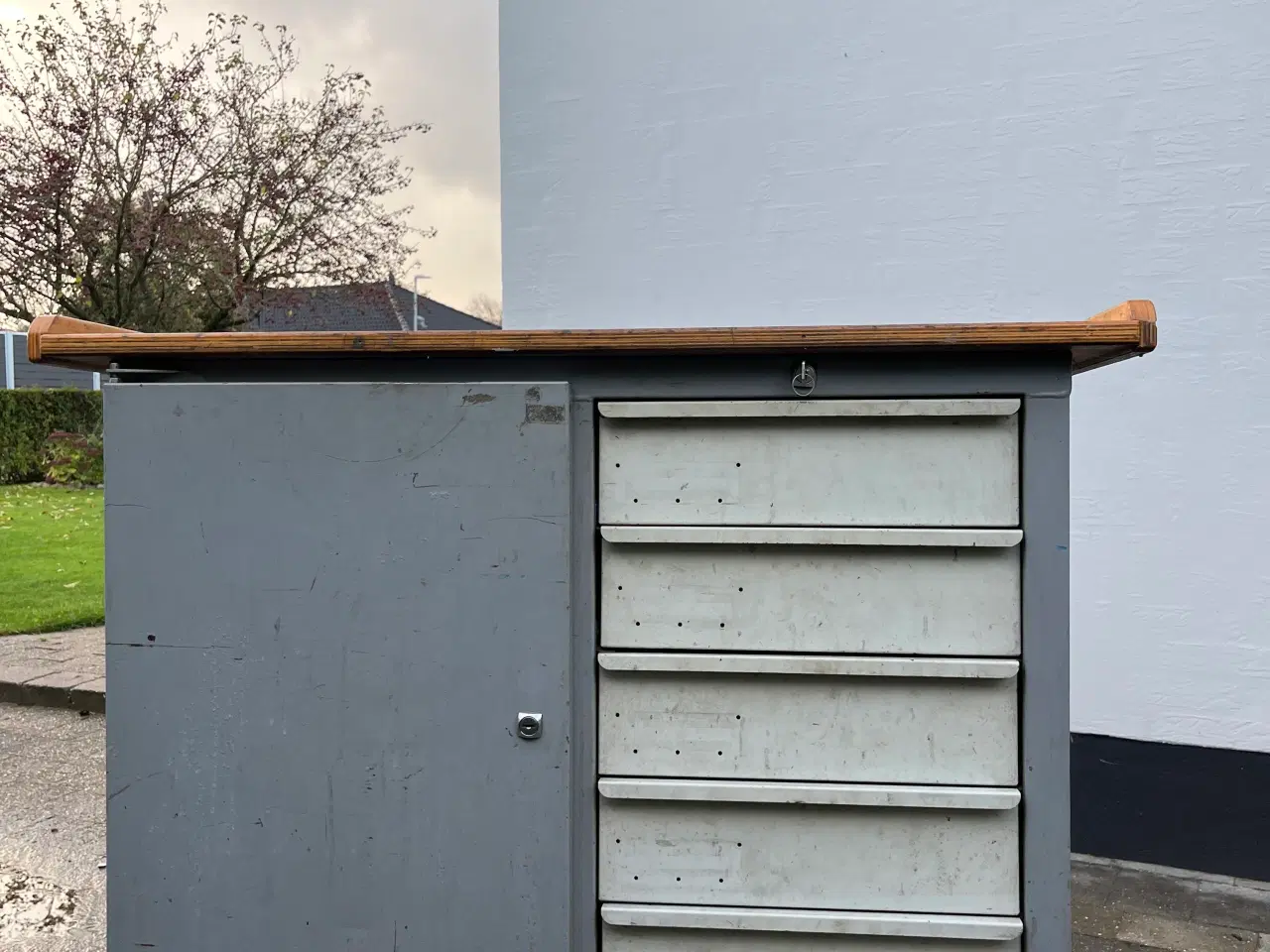 Billede 3 - Værktøjs vogn med værktøjs tavle, skuffer og skab