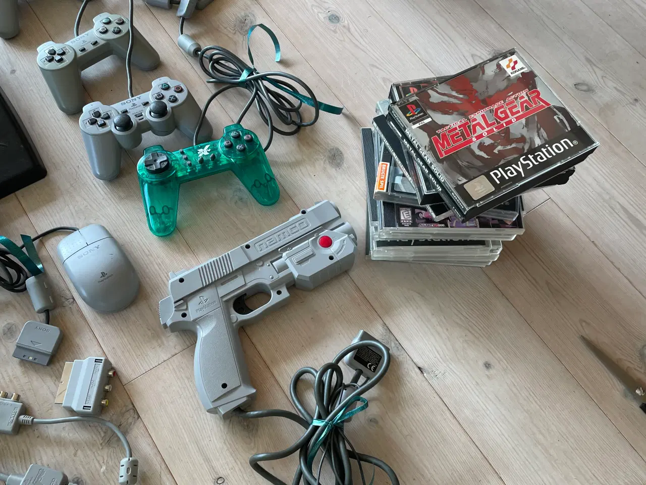Billede 4 - Playstation 1 med spil og tilbehør 