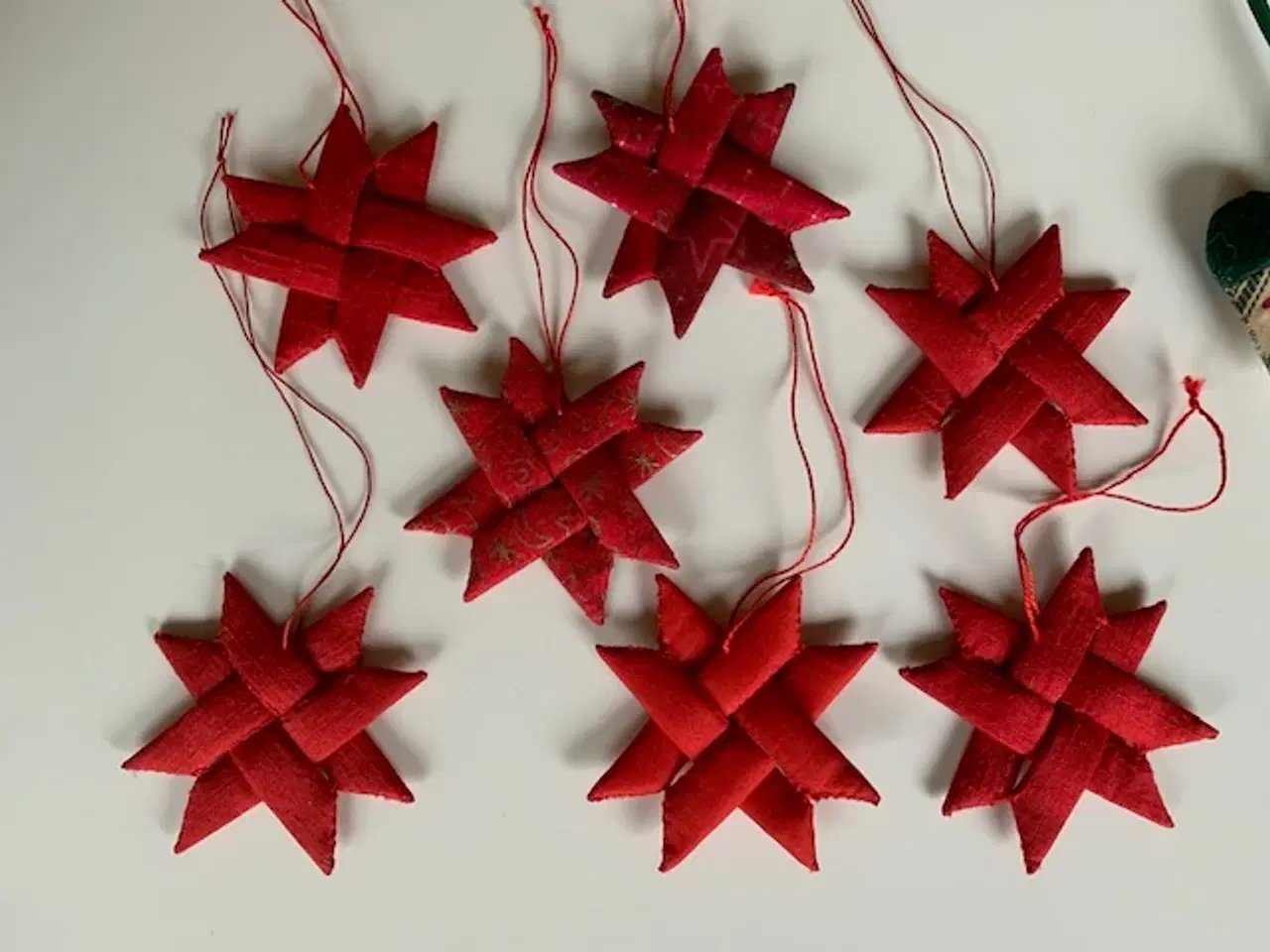 Billede 2 - Patchwork (håndsyet) julestjerner og julehjerter