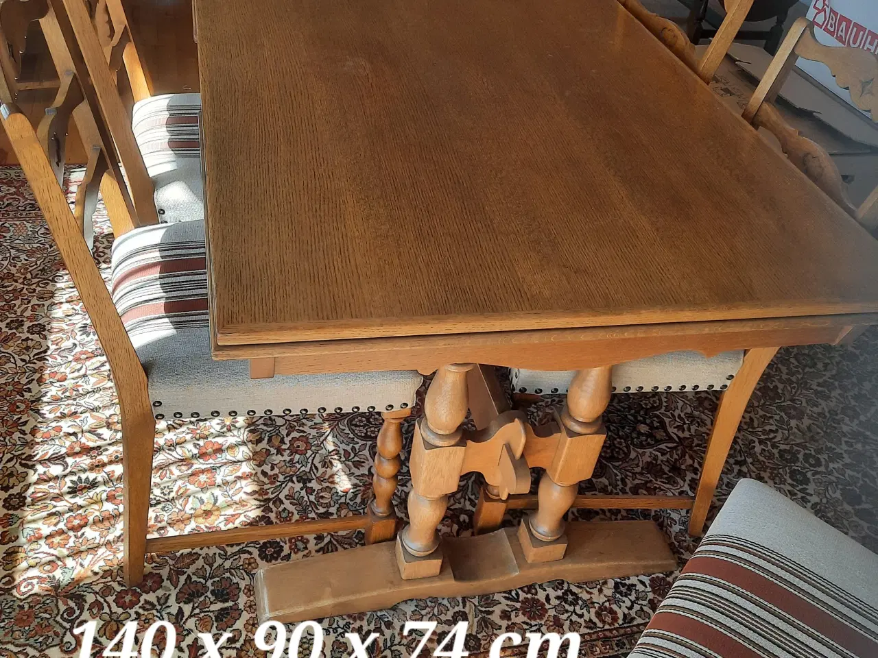 Billede 1 - Spisebord med Stole m/Udtræk