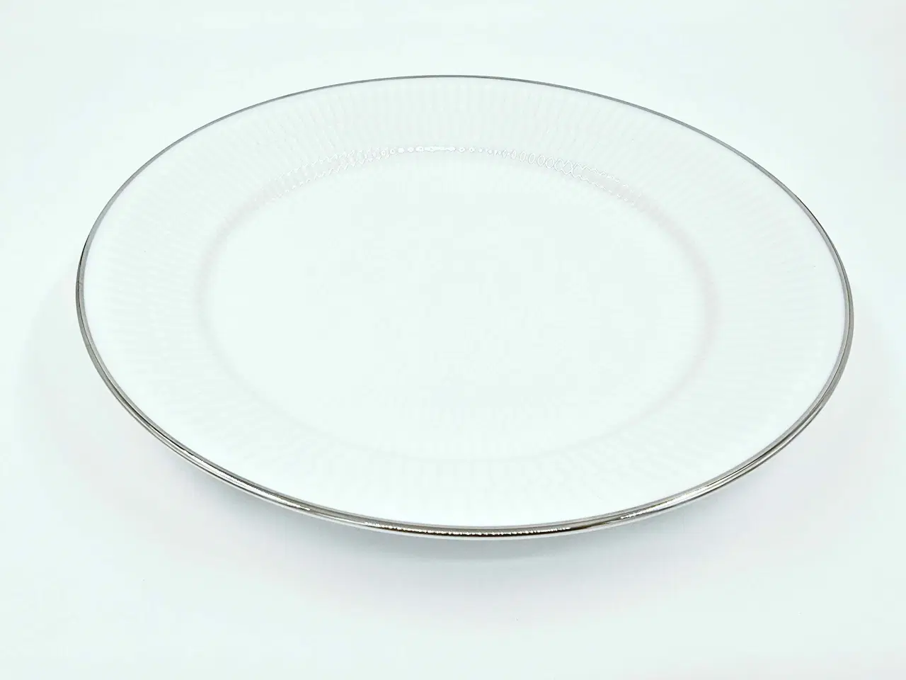 Billede 8 - Hvid Riflet Platin Middagstallerken Porcelæn 