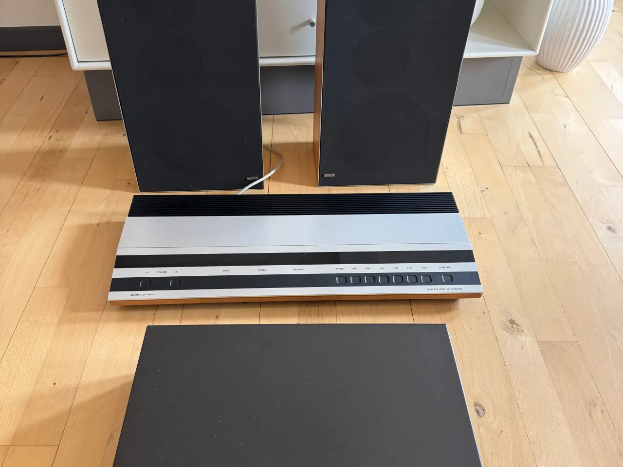 Billede 1 - Beomaster 1900-2 med 2 Beovox S35 højttalere