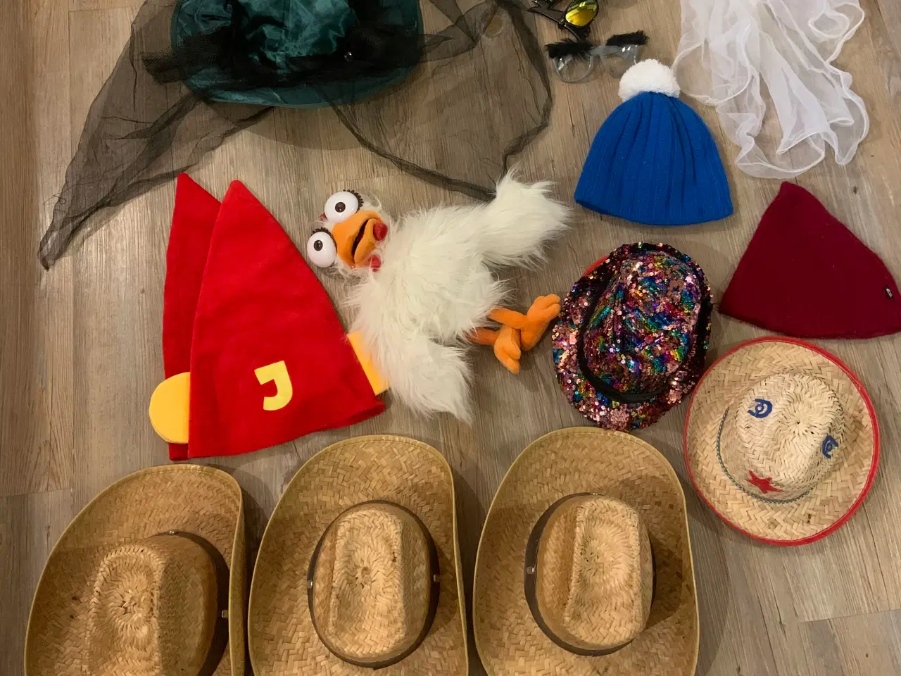 Billede 1 - Udklædningshatte 5-10 år