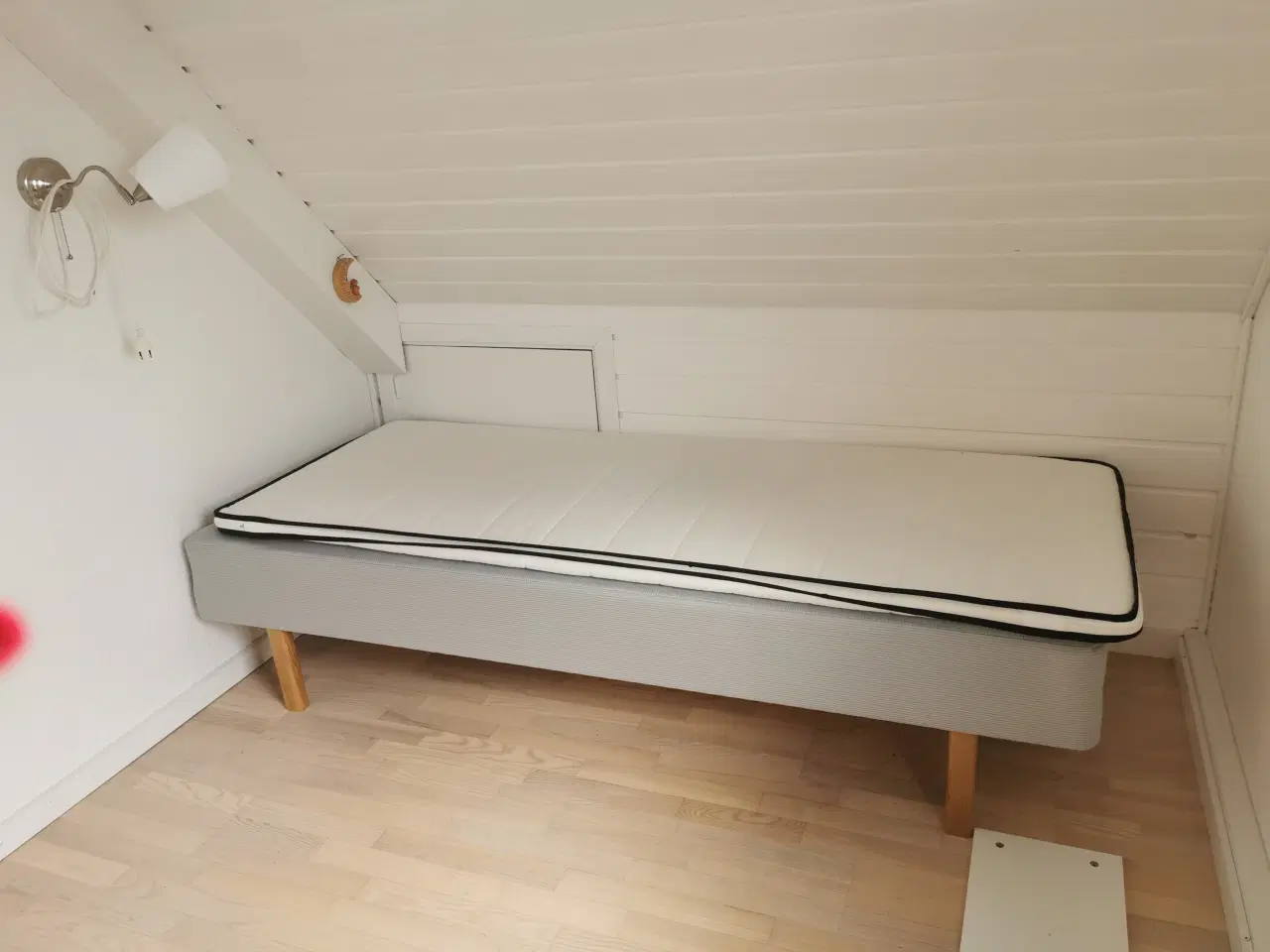 Billede 2 - Seng med topmadras