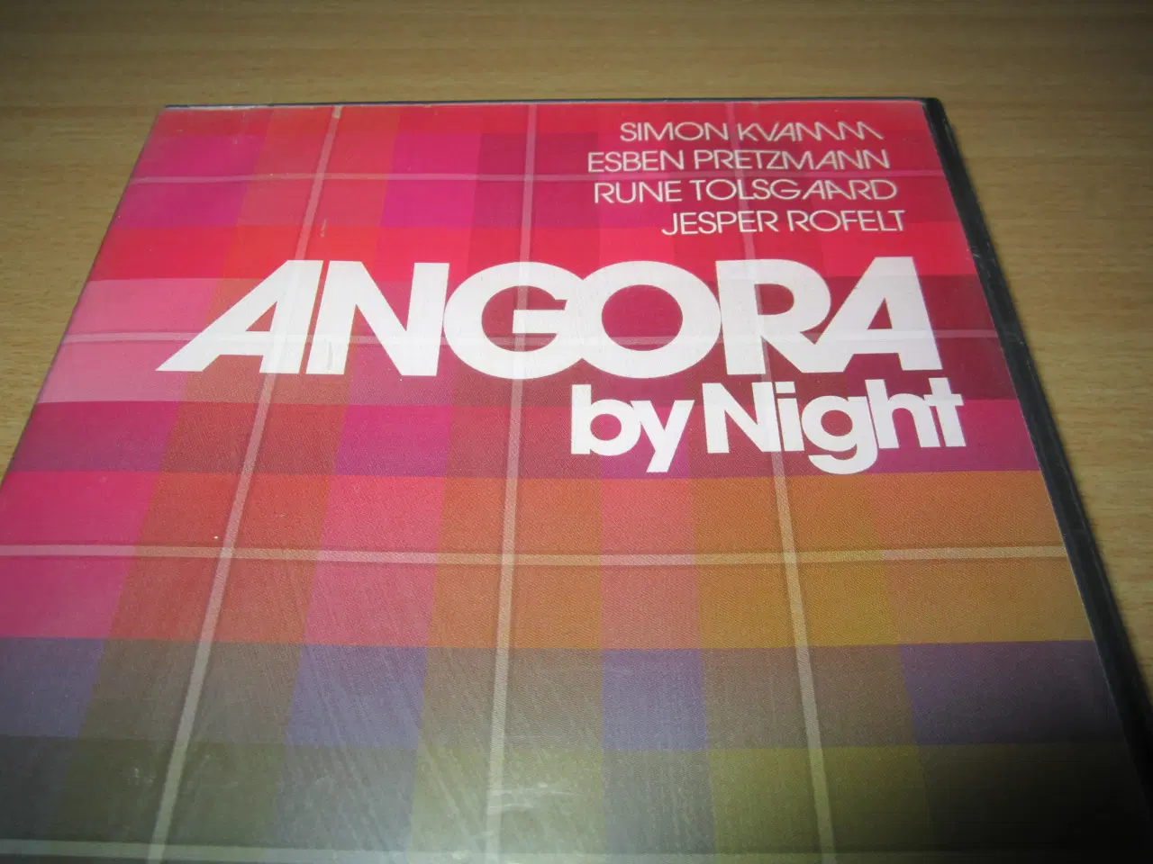 Billede 1 - ANGORA BY NIGHT.