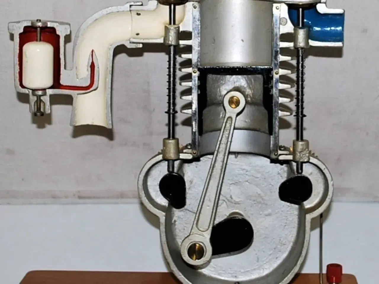 Billede 1 - Model motor købes.