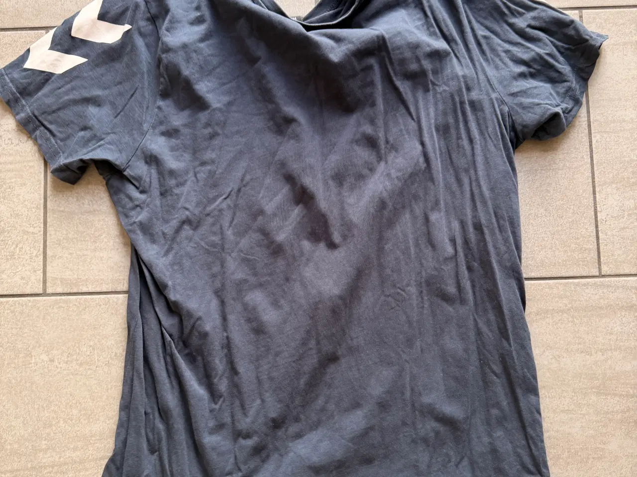 Billede 3 - Hummel T-shirts str. L