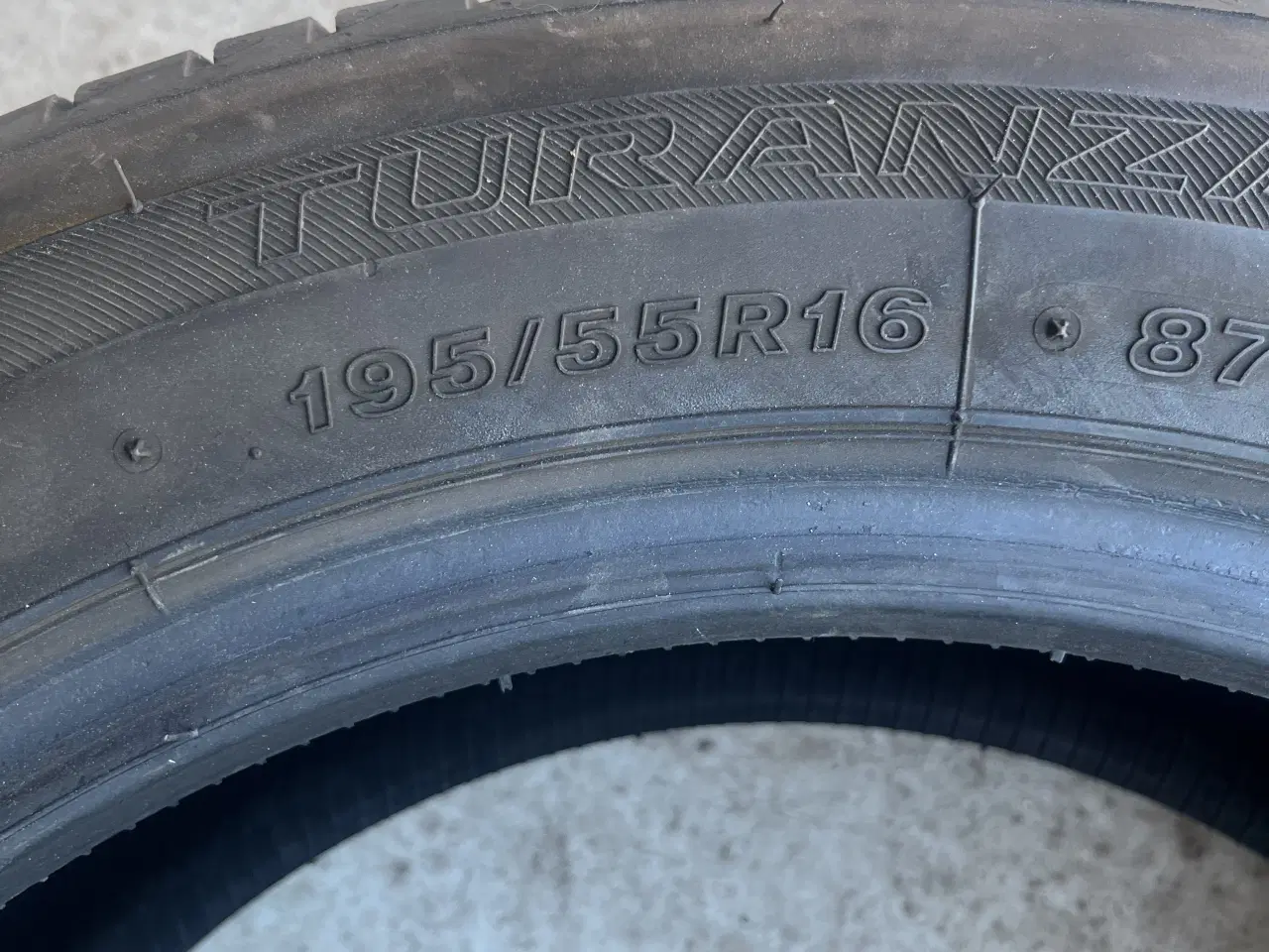 Billede 1 - 2 Stk Sommerdæk 