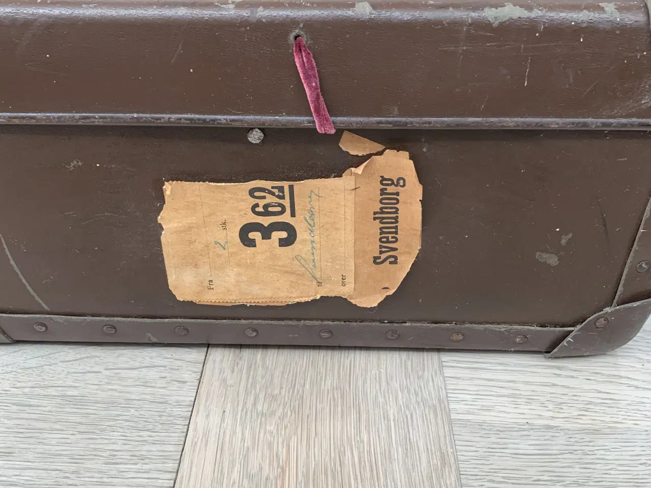 Billede 3 - Ældre rejsekuffert 