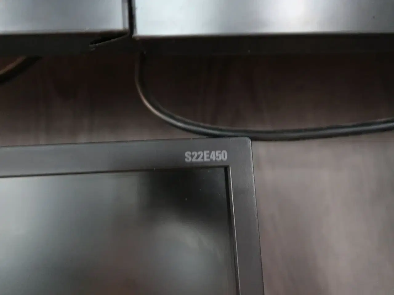 Billede 3 - Computerskærm SAMSUNG S22E450 med betjeningspanel