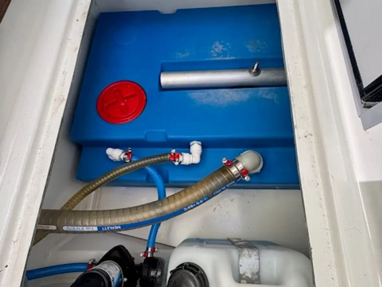 Billede 10 - Jeanneau 795, 200hk, som ny, 2022