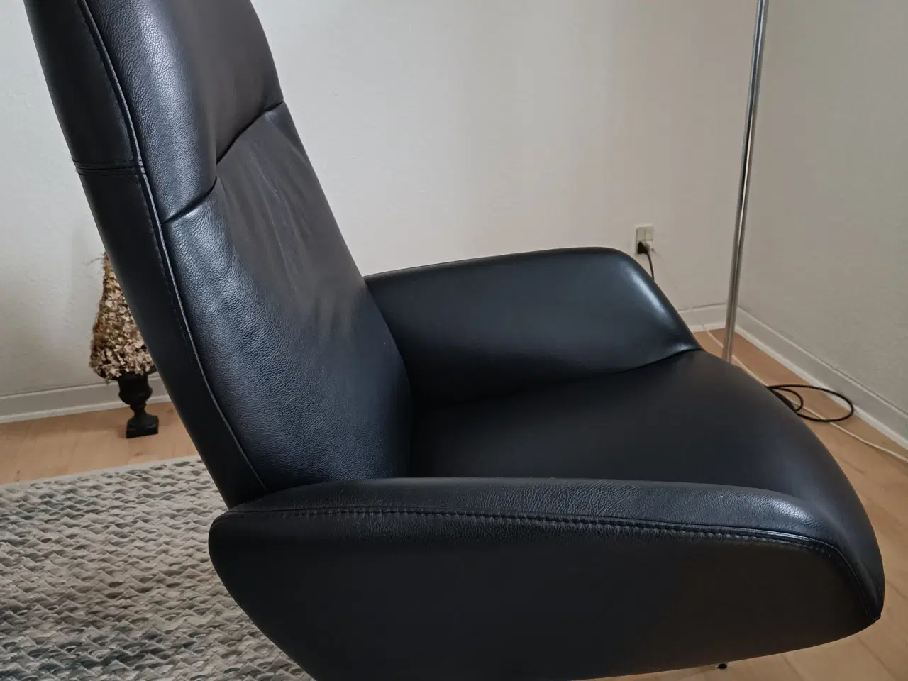 Billede 2 - Læderstol på drejefod 