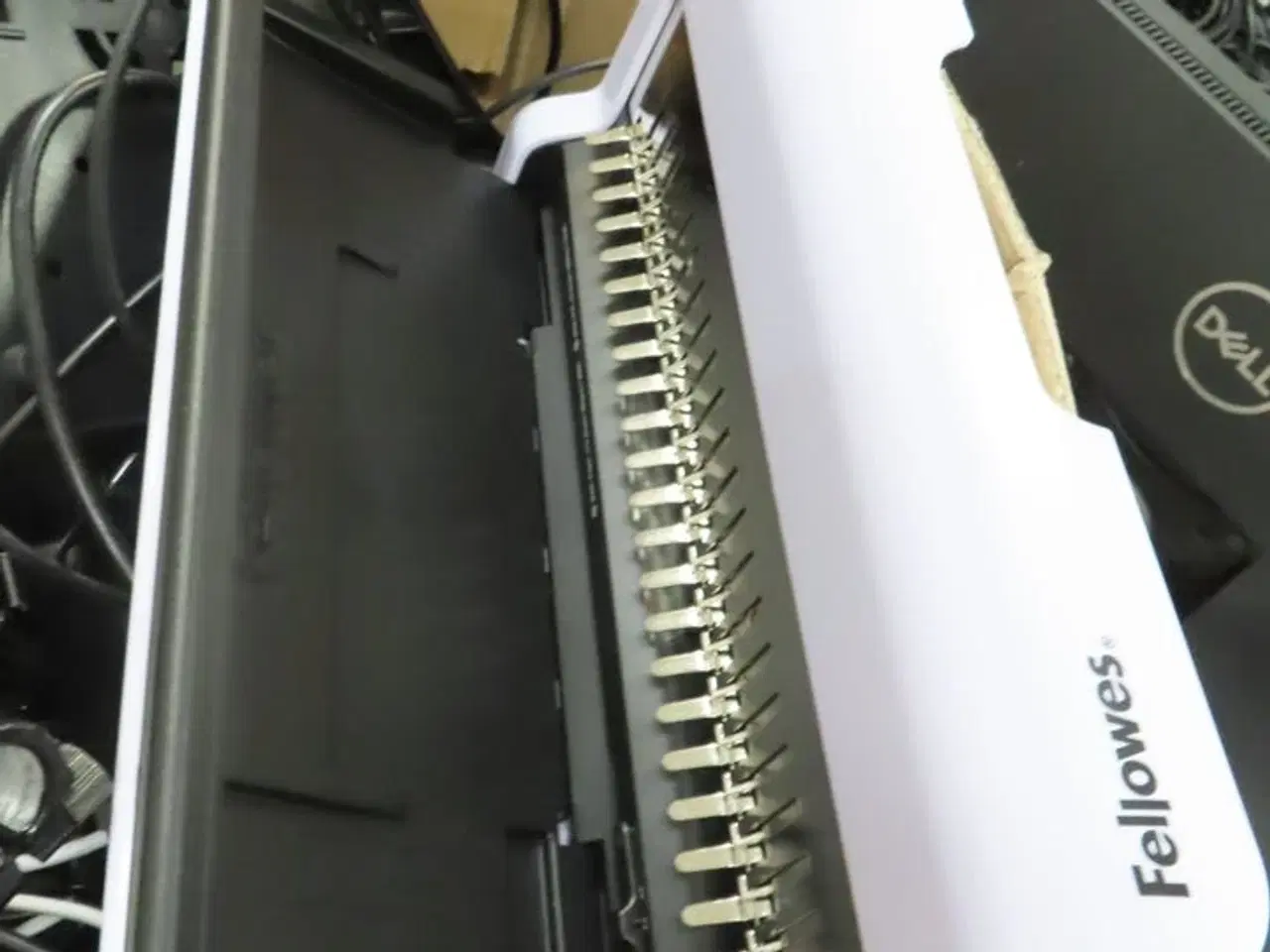 Billede 2 - Kasse med diverse elektronik