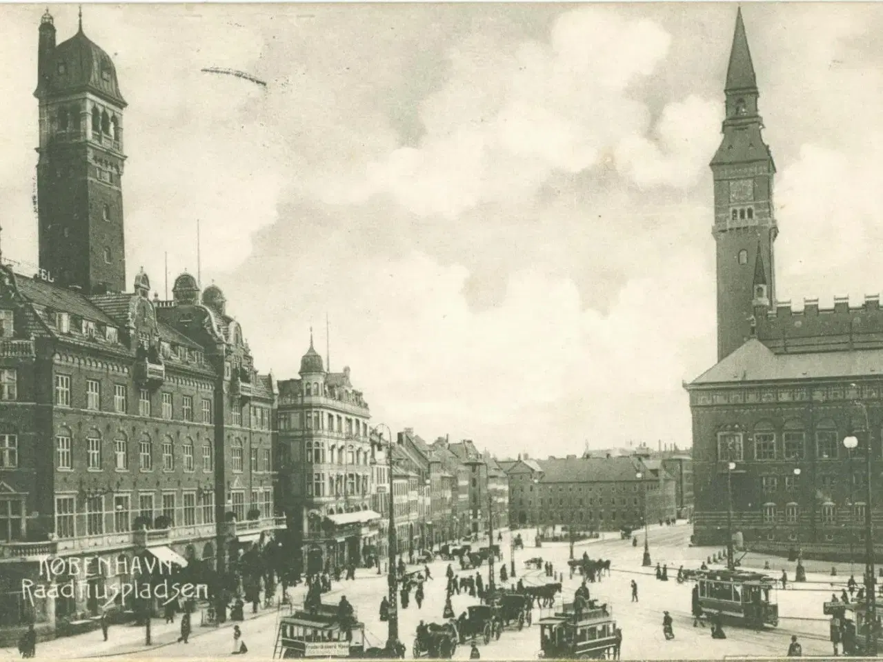Billede 1 - Rådhuspladsen 1906
