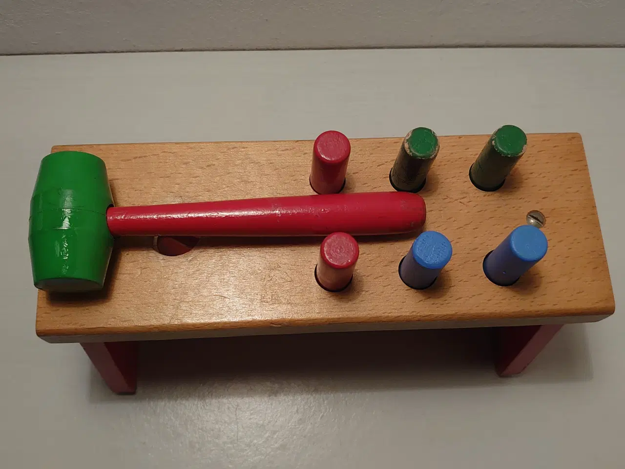 Billede 3 -  Brio hammerbræt. Komplet med. 6 stave og hammer.