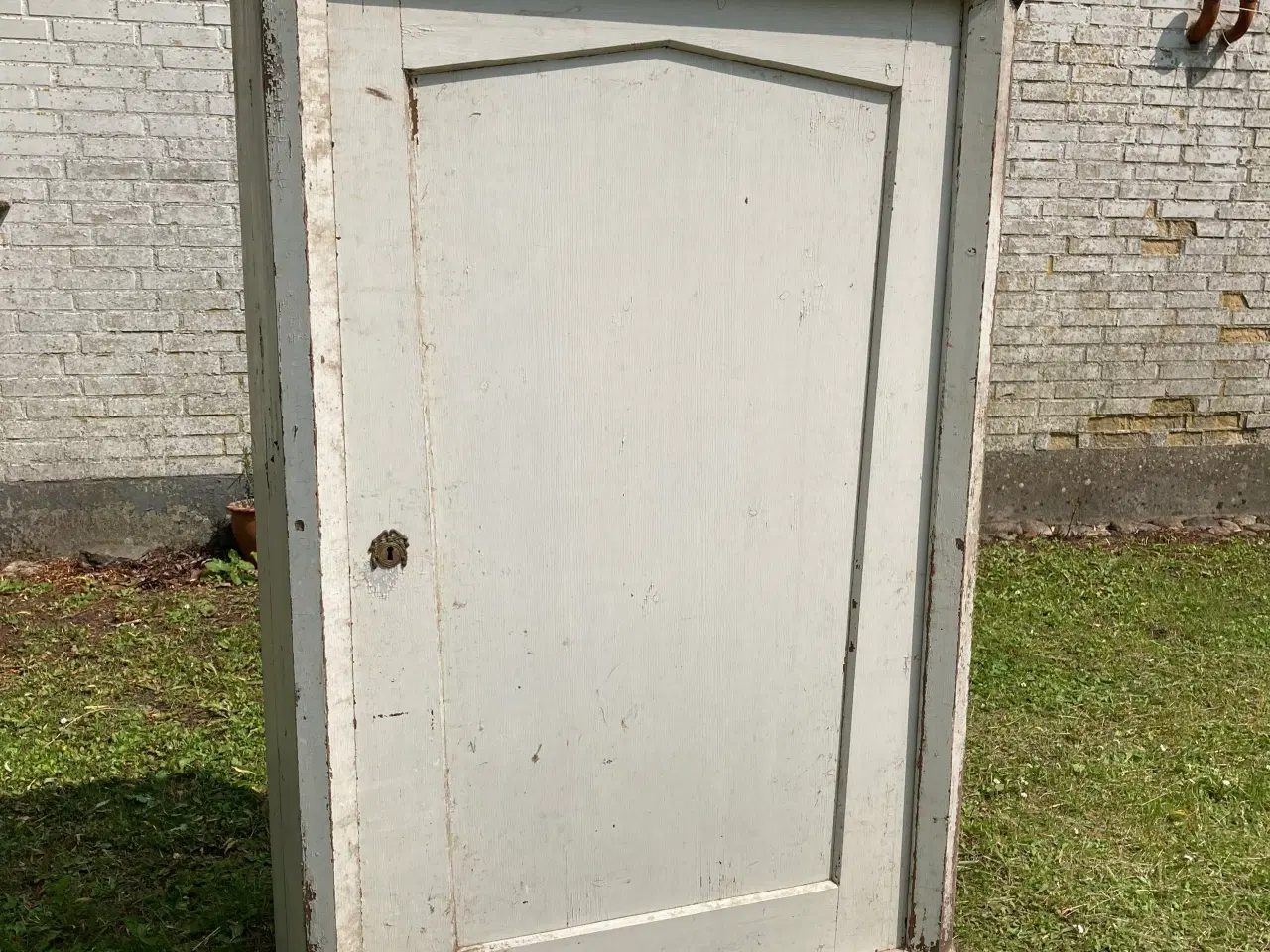 Billede 4 - Karlekammerskab til renovering