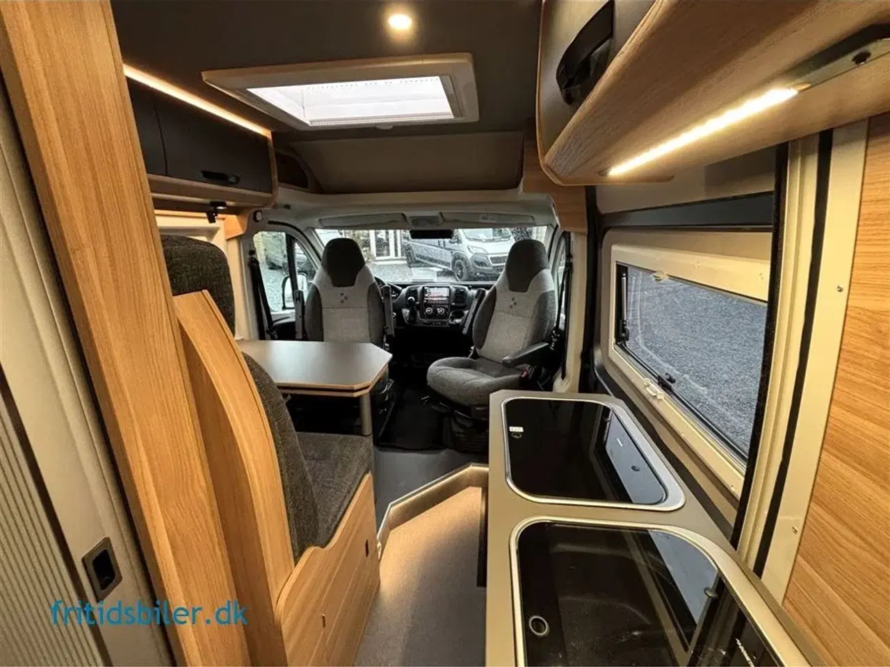 Billede 8 - 2025 - Bravia 636 140 Hk   Bravia 636 – Friheden begynder, når du drejer nøglen!