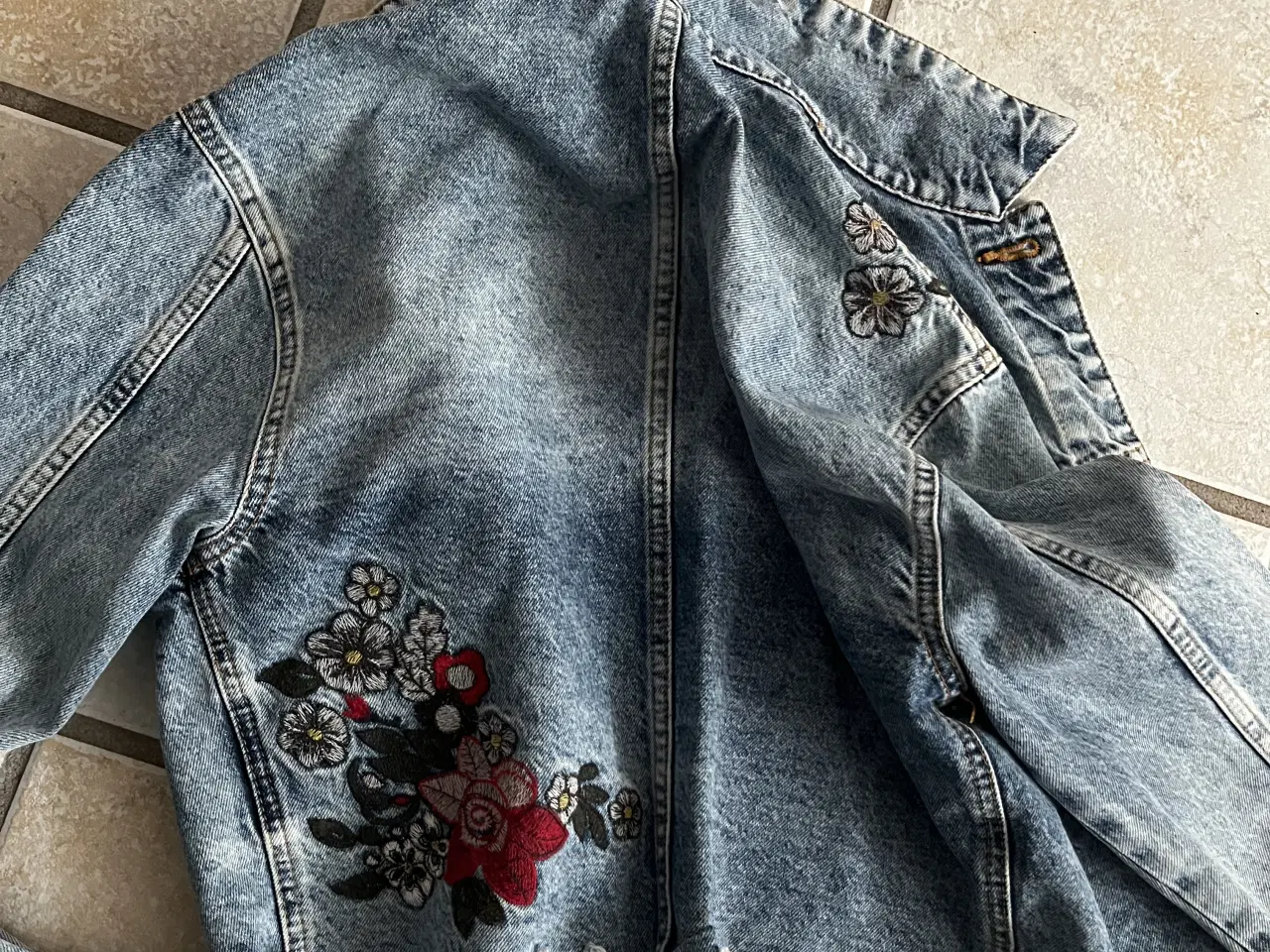 Billede 1 - Cowboyjakke med broderier