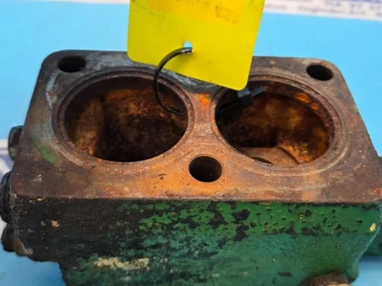 Billede 11 - John Deere 6125HZ001 Thermostat Hus RE501605