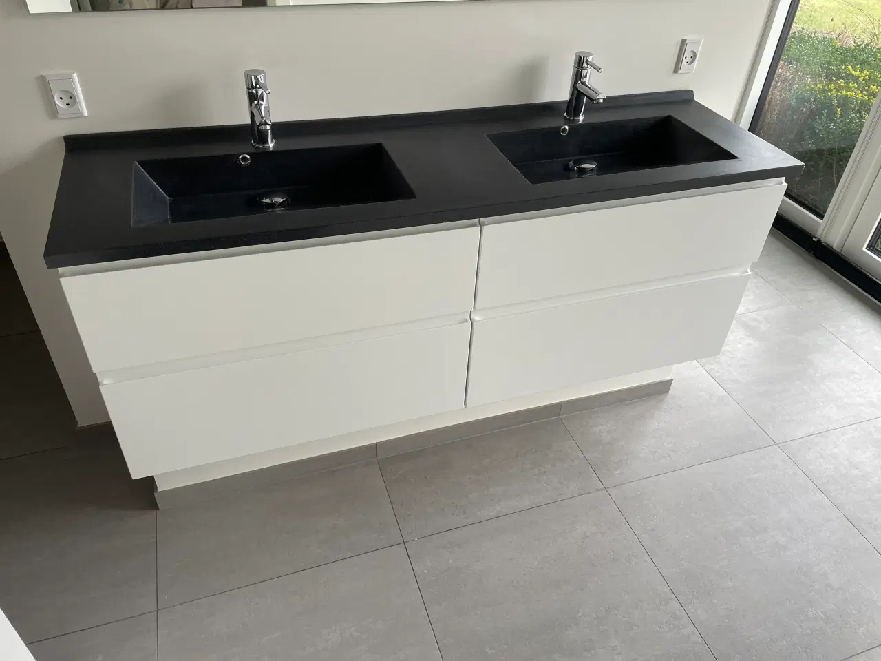Billede 2 - Skuffesektion med to vaske