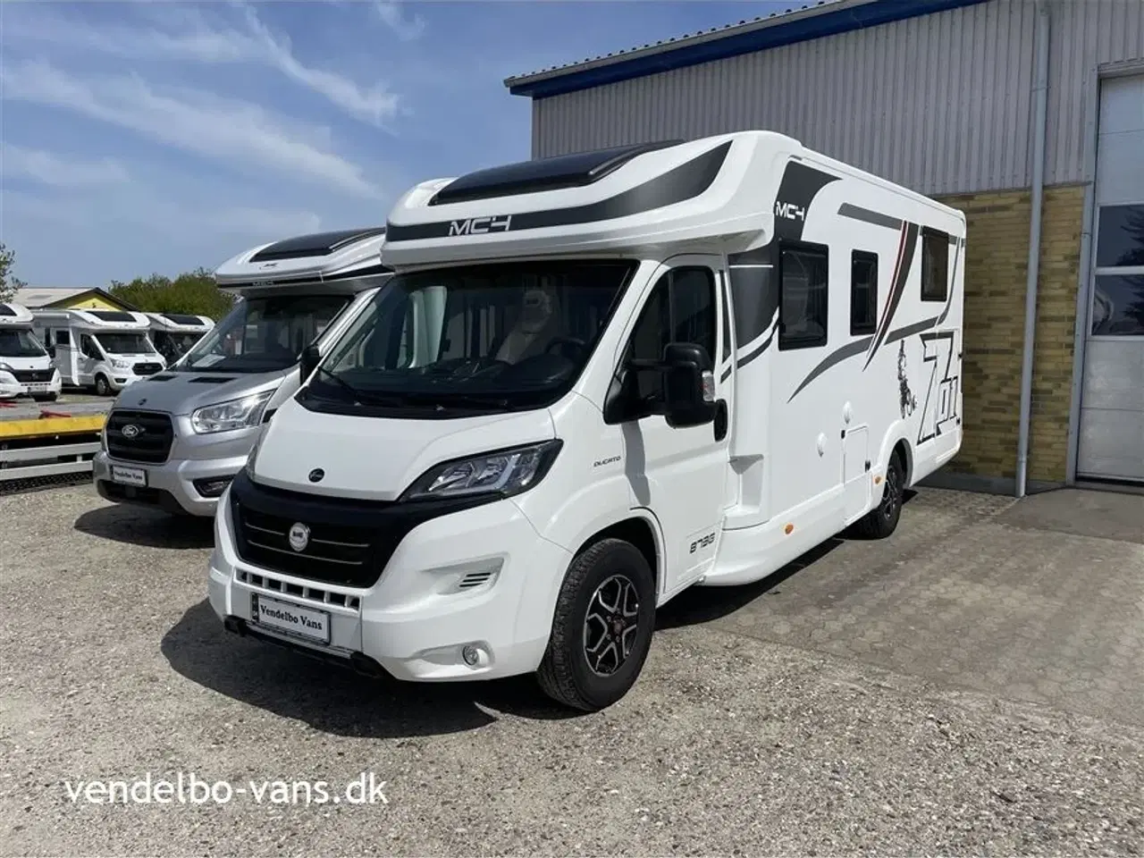 Billede 2 - 2022 - McLouis Mc4 873 G Matic   Enkeltsenge og stor garage - 9 trins automatgear - Anhængertræk