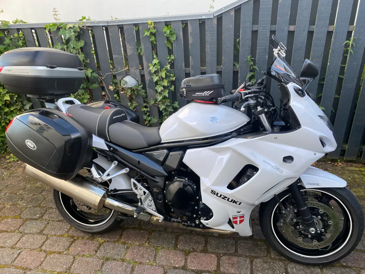 Billede 1 - Nysynet Suzuki  GSX 1250 FA, 2015