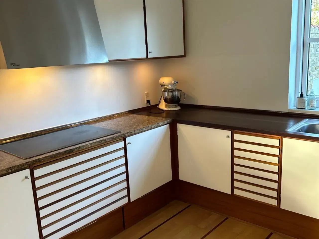 Billede 2 - Uniform Uno form unoform køkken uni form