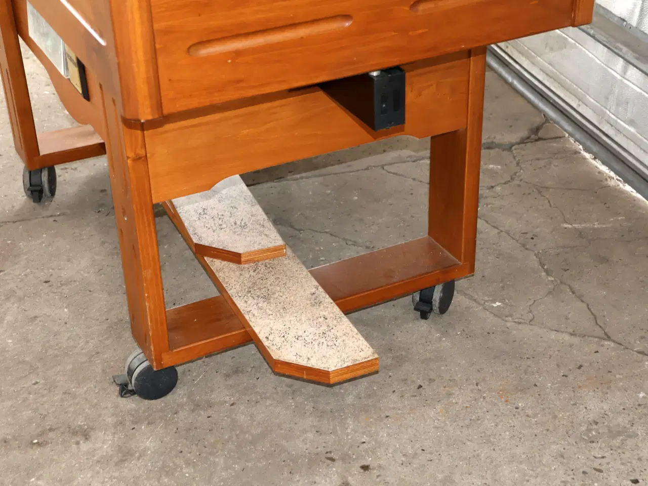 Billede 6 -  Scaiola salatbar m/elektrisk hæve/sænkelåg. 