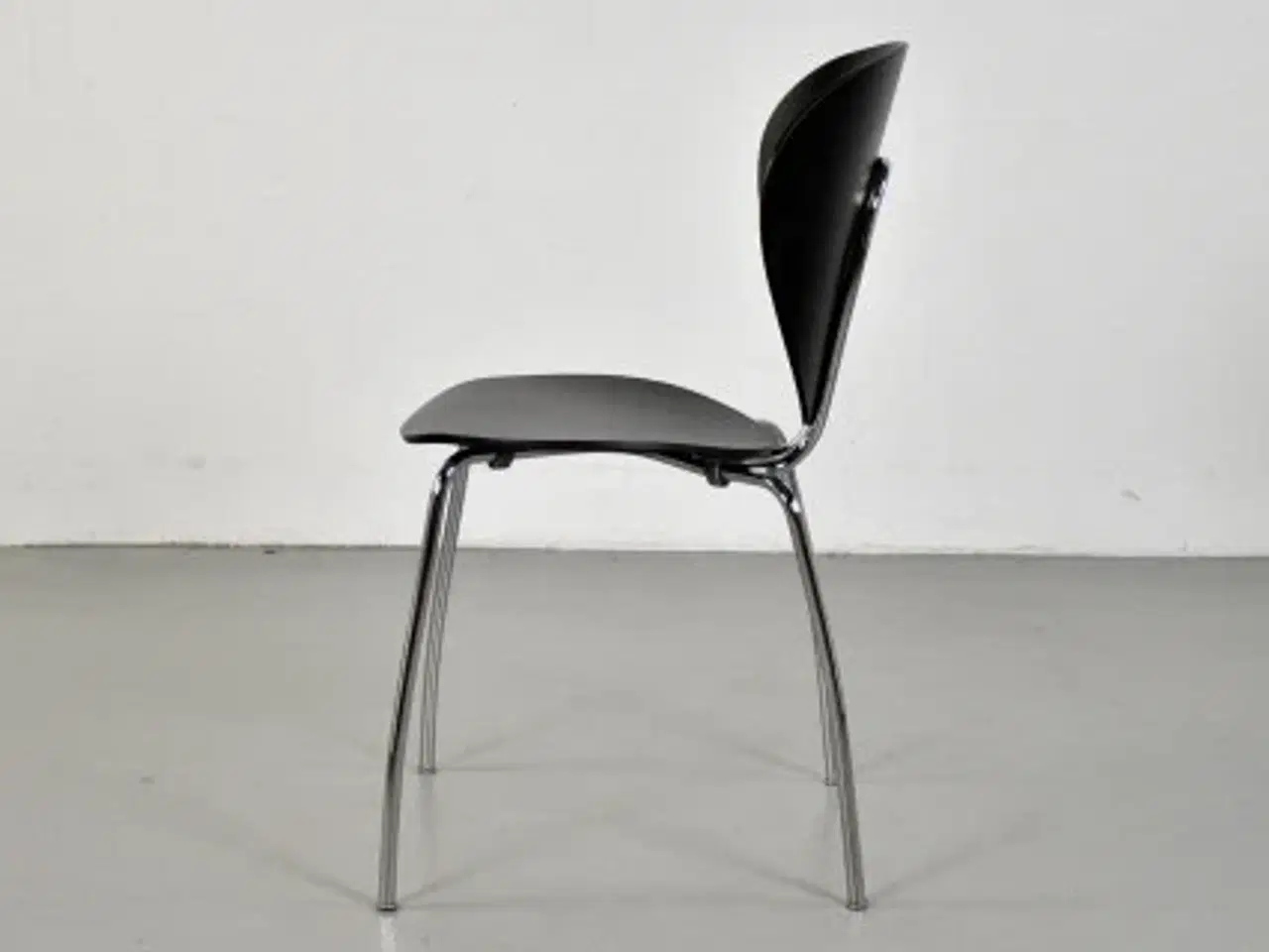 Billede 2 - Globus stol med sort ryg og sæde