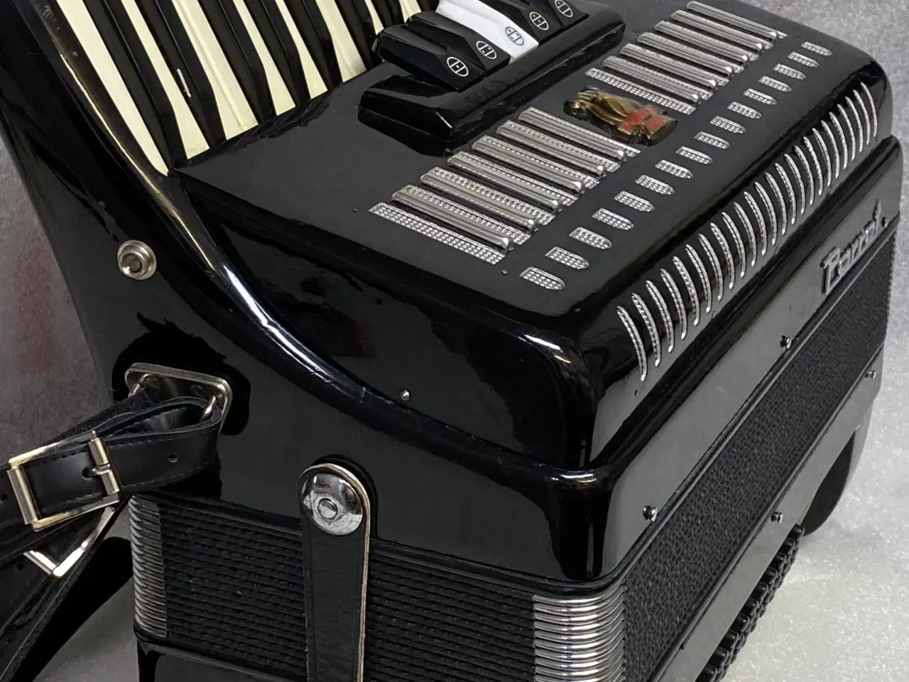 Billede 3 - Perrot harmonika sælges fra samling – nyserviceret
