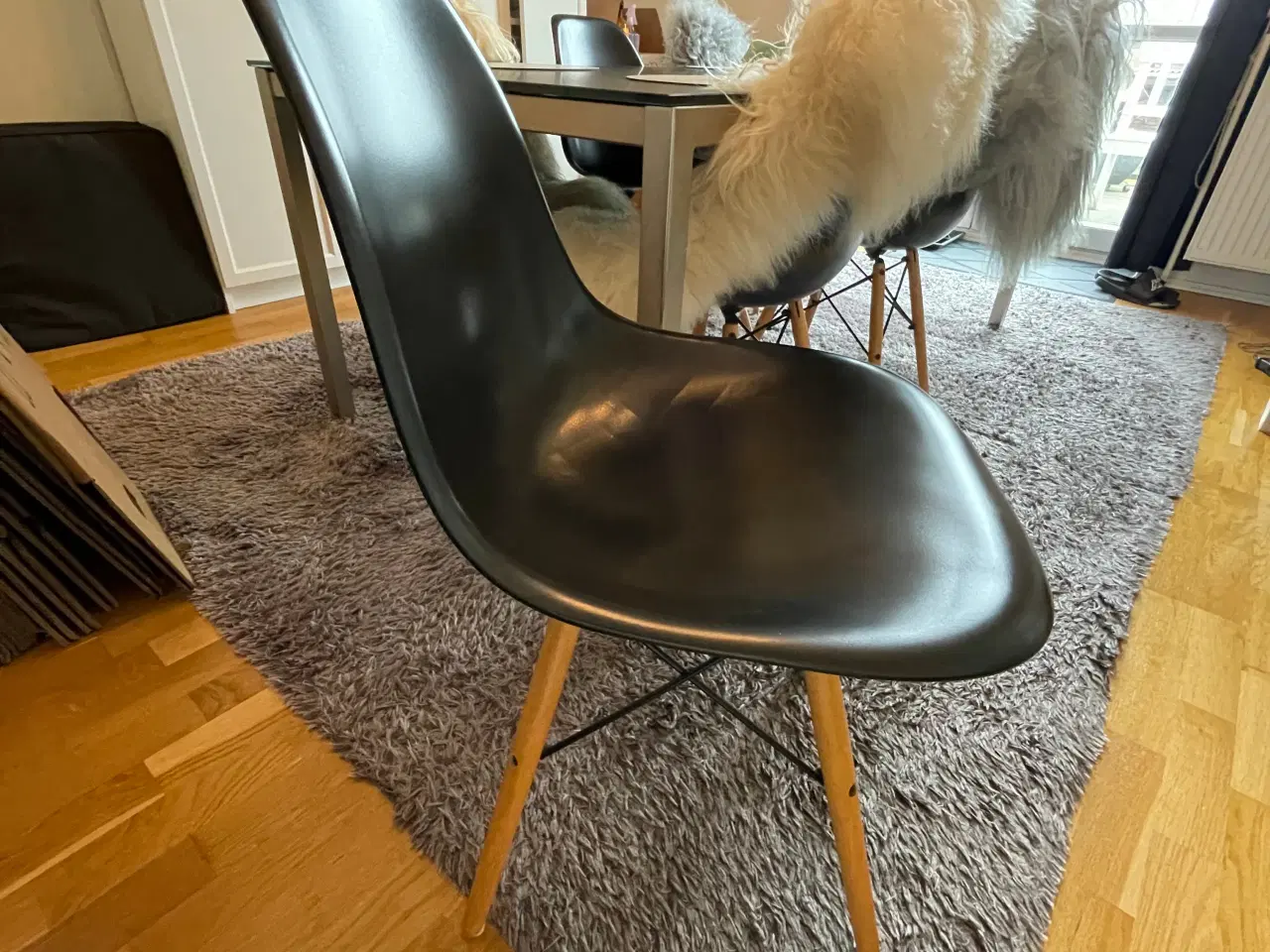 Billede 4 - Spisebord+stole