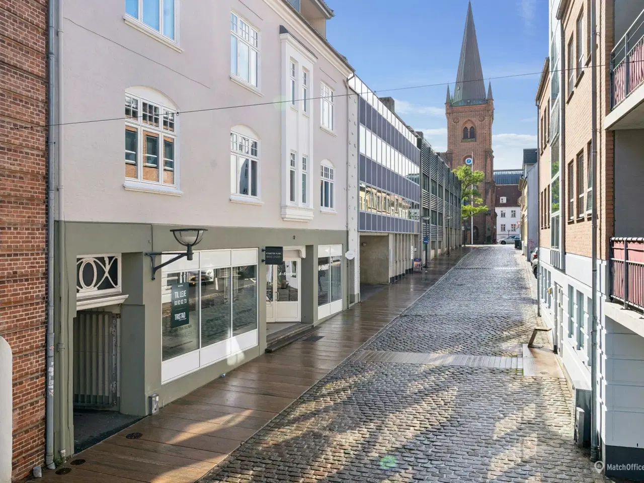 Billede 2 - Butik/klinik/kontor med store facadevinduer