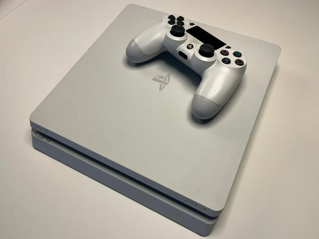Billede 1 - Sony PlayStation 4 Slim (PS4 Slim)