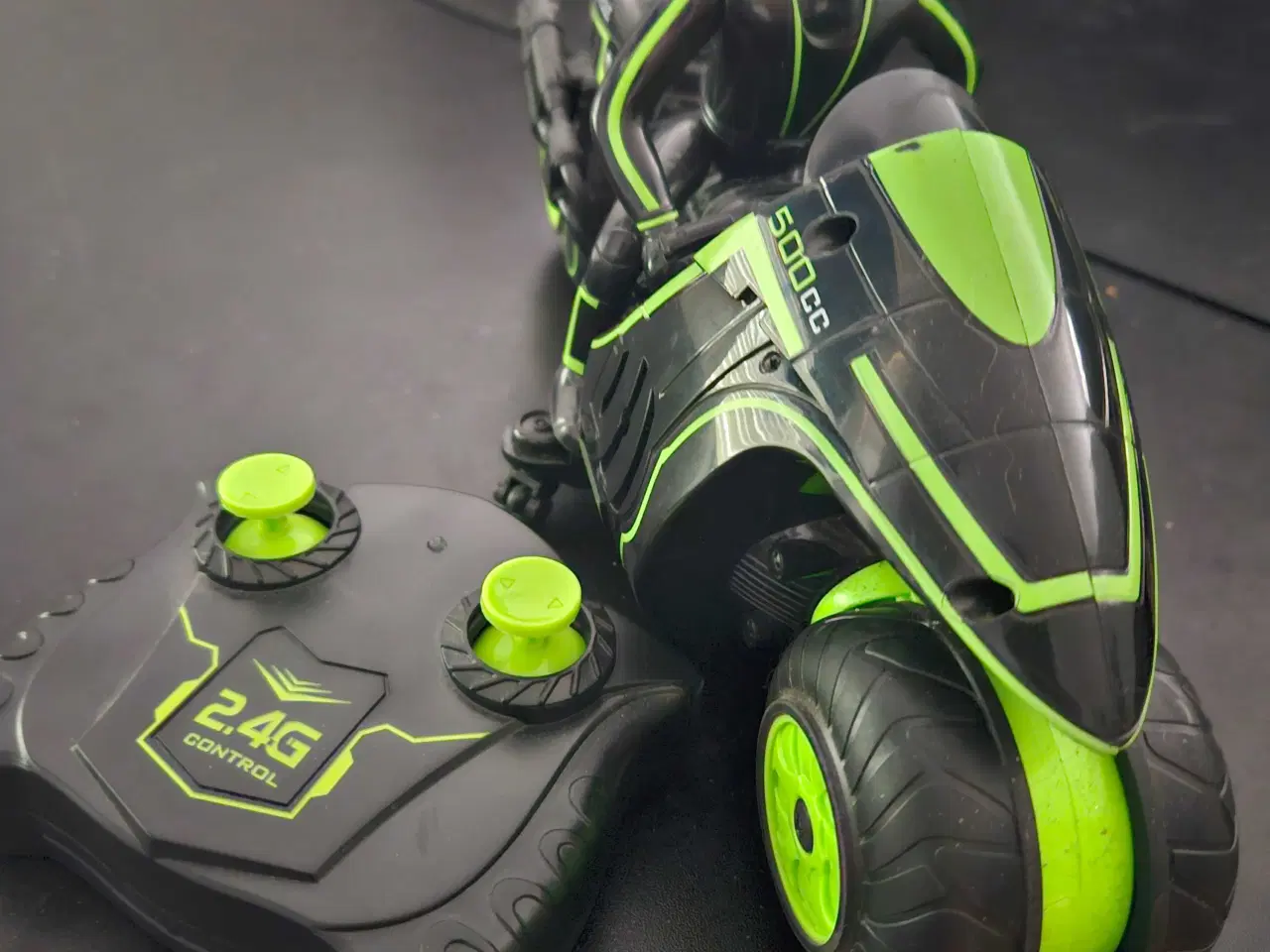 Billede 1 - Legetøjs køretøj med batteri 