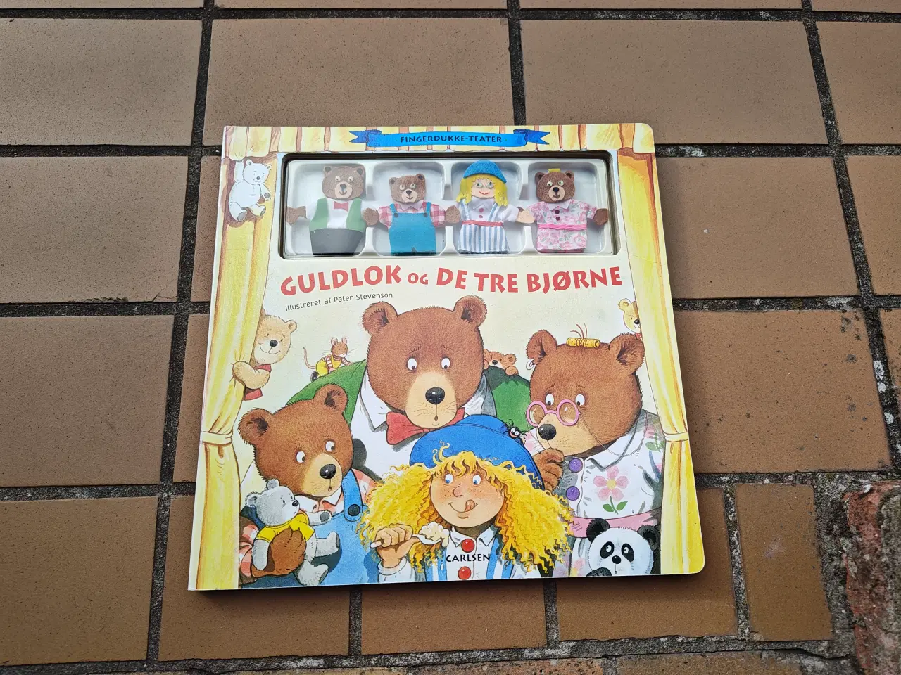 Billede 1 - Guldlok og de tre bjørne BOG Fingerteater Bog