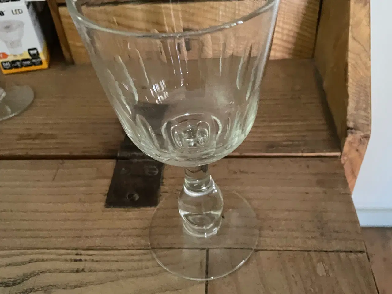 Billede 1 - Glas rødvin Frederik d. 8.