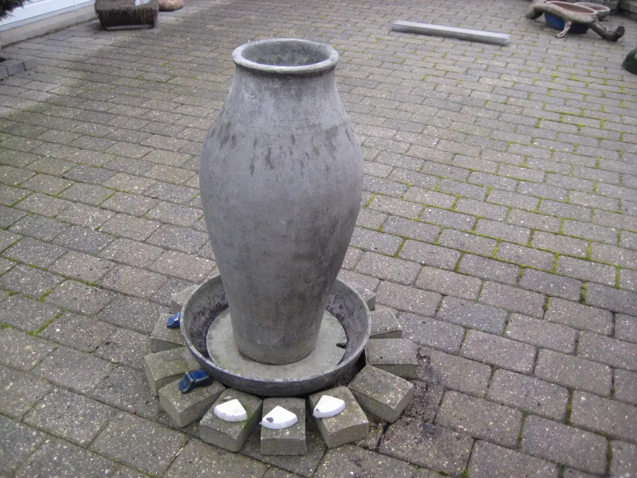 Billede 1 - vandsøjle i glasfiber . ::