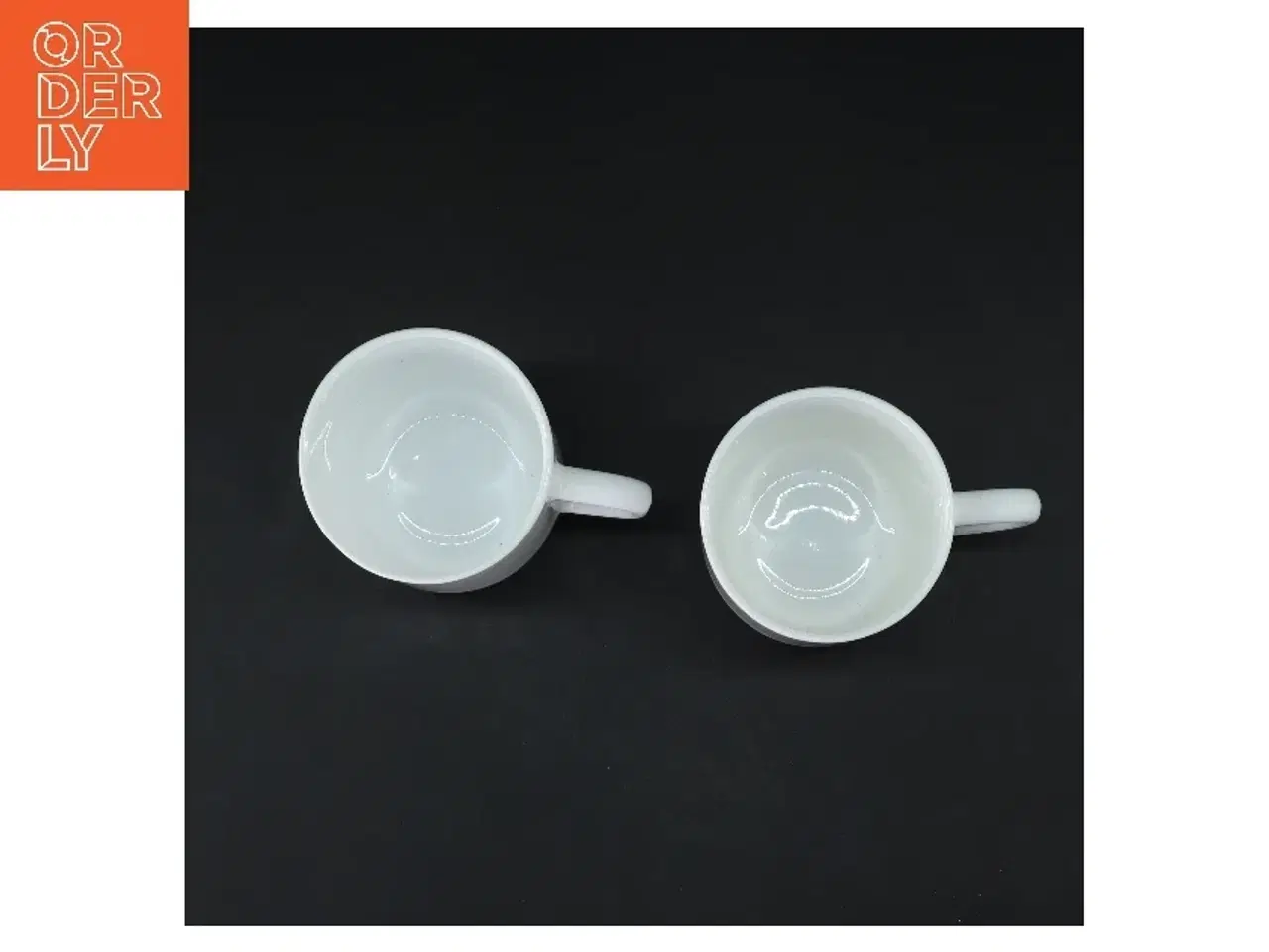 Billede 3 - To hvide keramik krus (str. Ø 8 cm højde 9 cm)