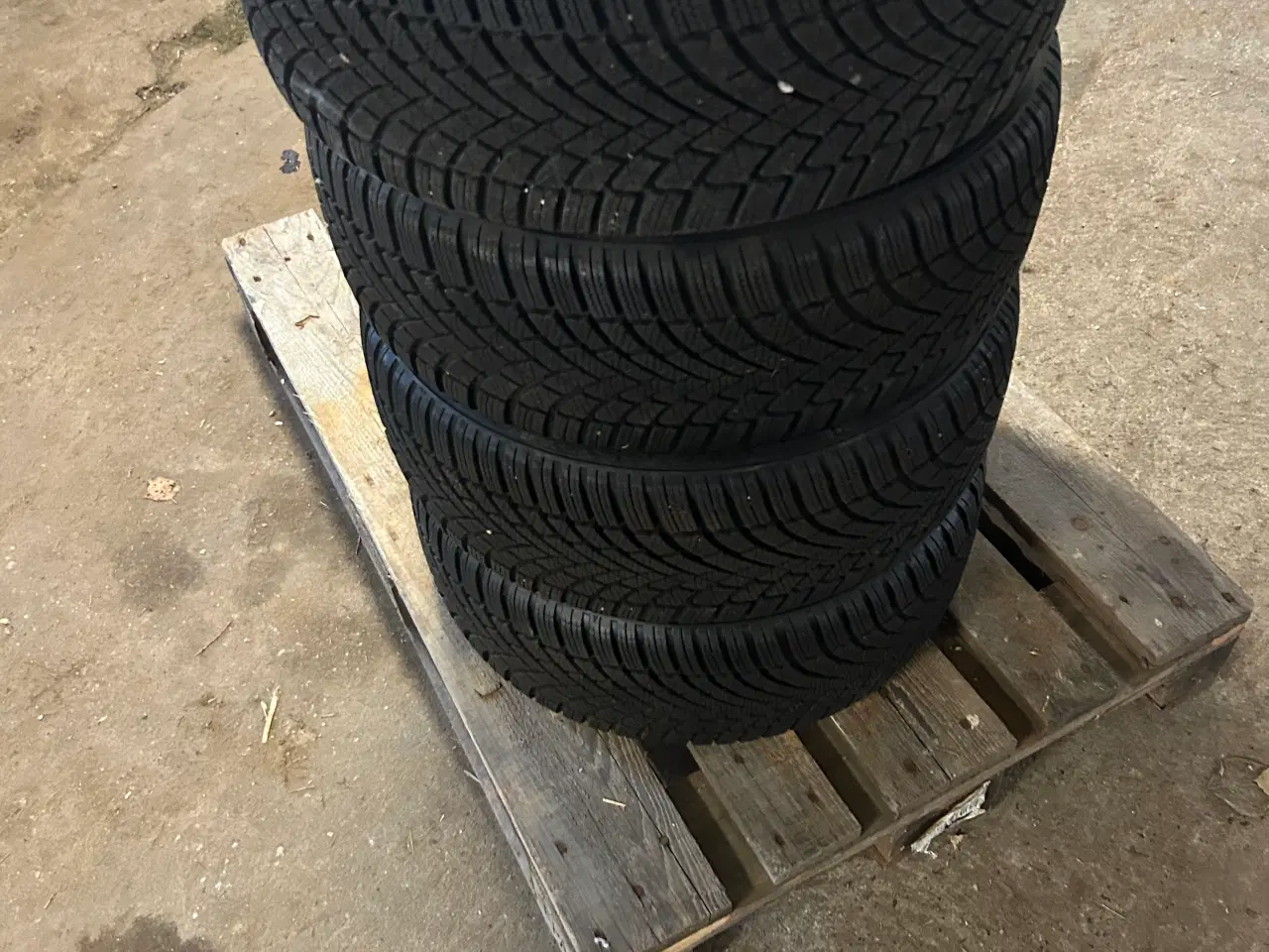 Billede 5 - Vinterdæk fra Bridegestone 205/45r17 4 stk