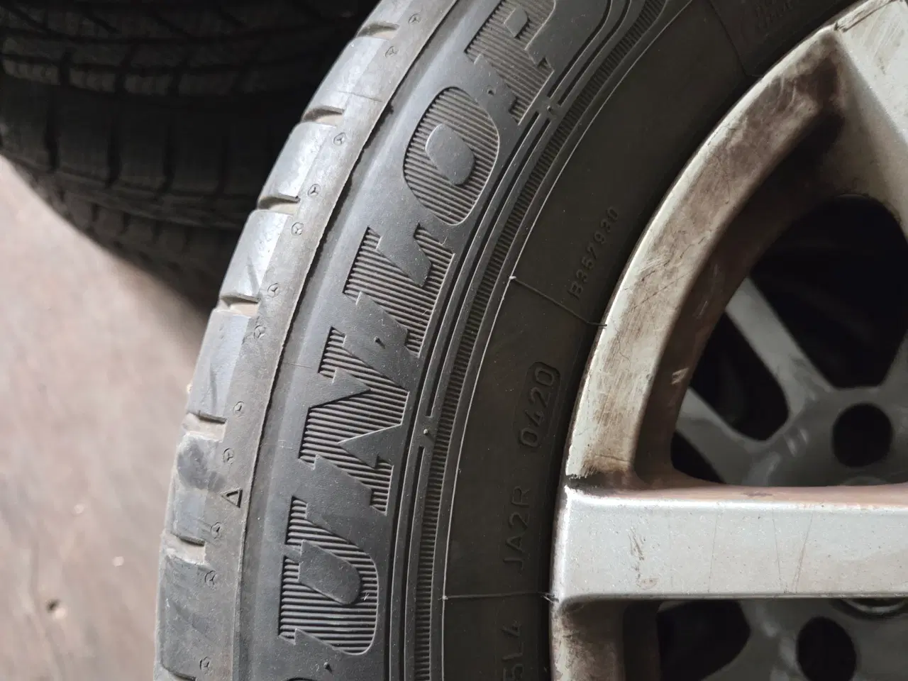 Billede 3 - Fælge med dæk